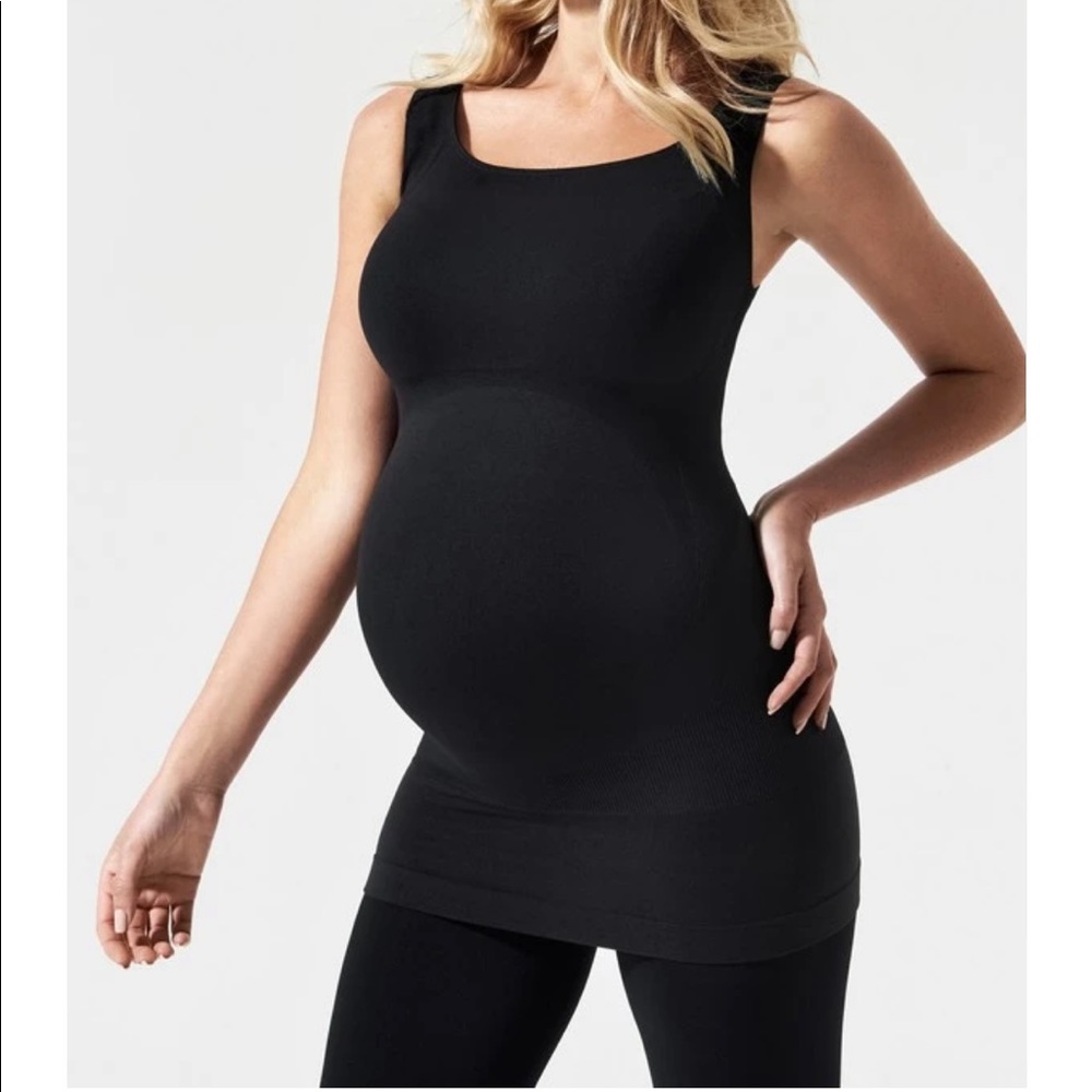 Blanqi maternity top in size S
